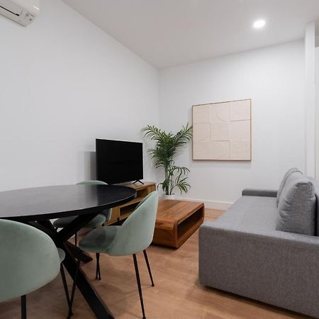 Apartamentos Reformados En Metro Pacifico Alquiler Temporal Madrid Esterno foto