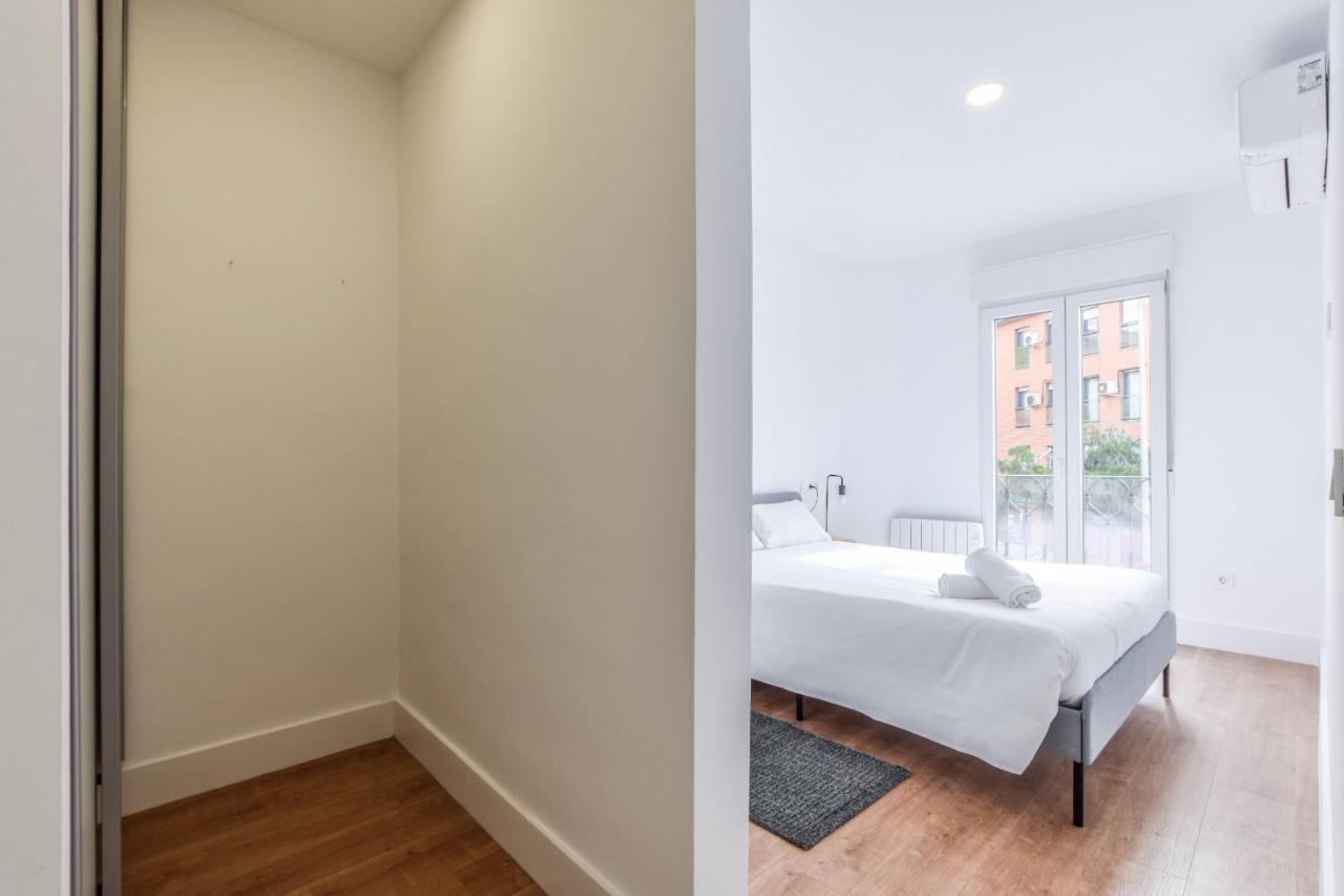 Apartamentos Reformados En Metro Pacifico Alquiler Temporal Madrid Esterno foto