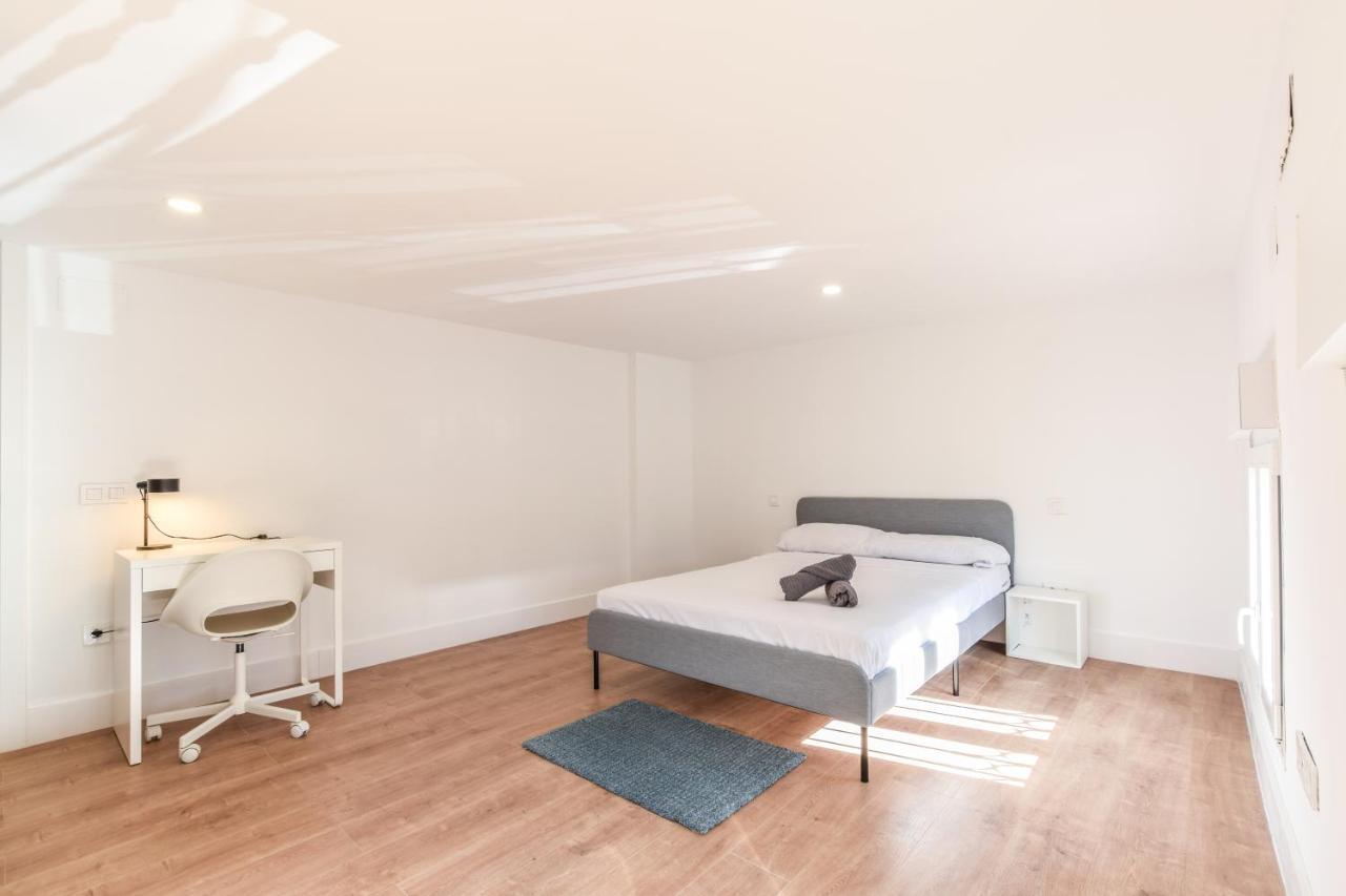 Apartamentos Reformados En Metro Pacifico Alquiler Temporal Madrid Esterno foto