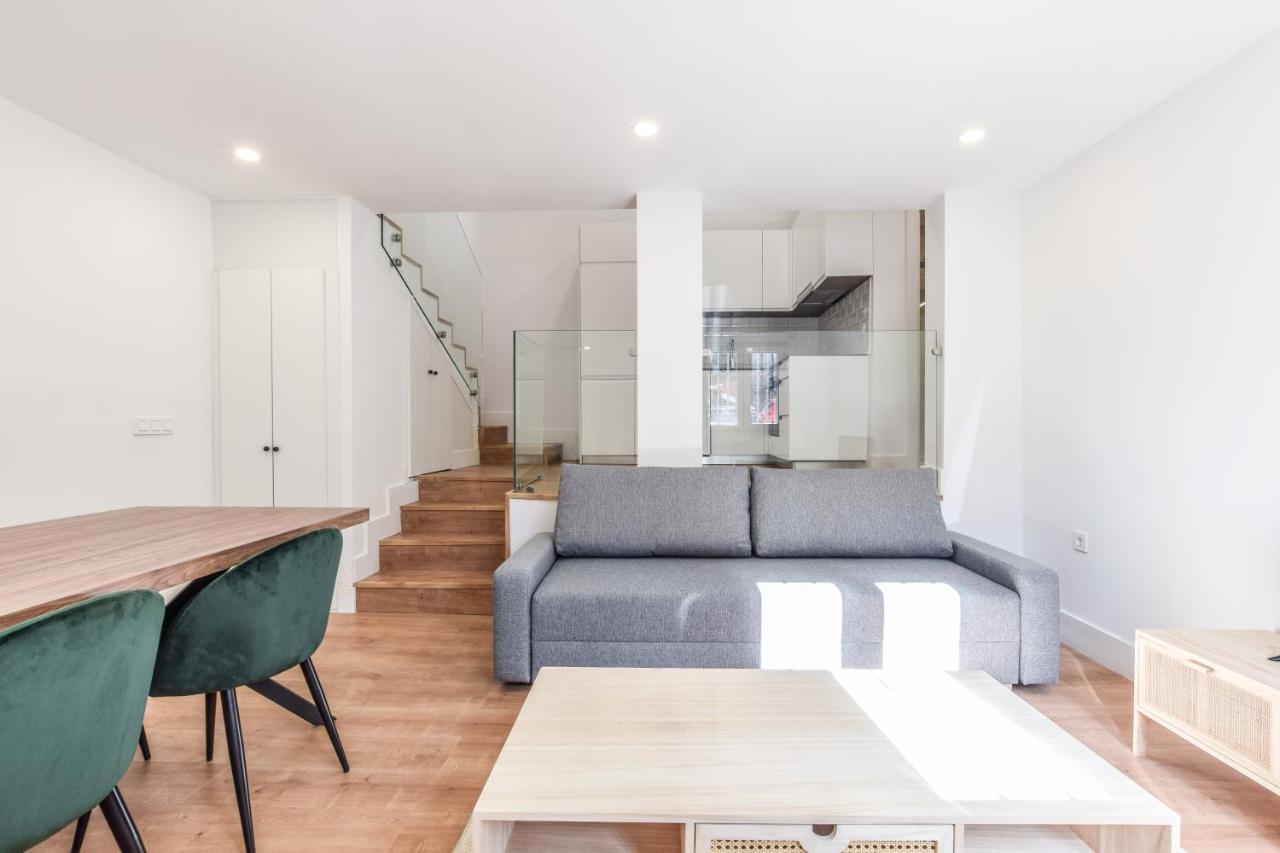Apartamentos Reformados En Metro Pacifico Alquiler Temporal Madrid Esterno foto
