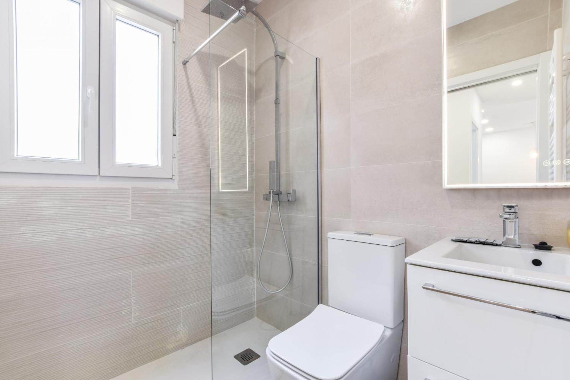 Apartamentos Reformados En Metro Pacifico Alquiler Temporal Madrid Esterno foto