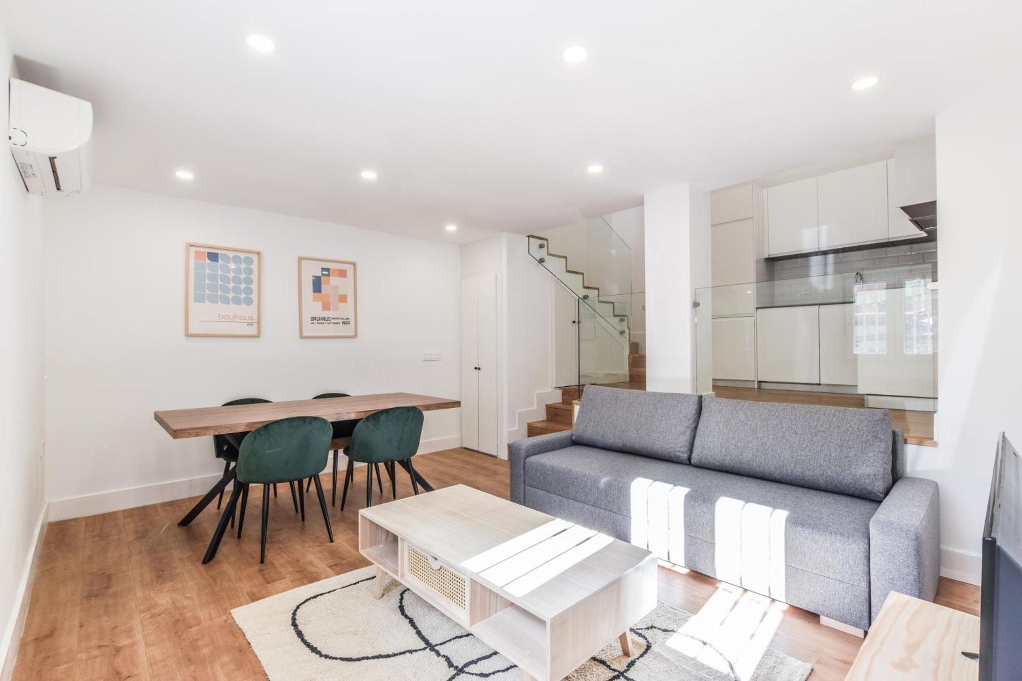 Apartamentos Reformados En Metro Pacifico Alquiler Temporal Madrid Esterno foto