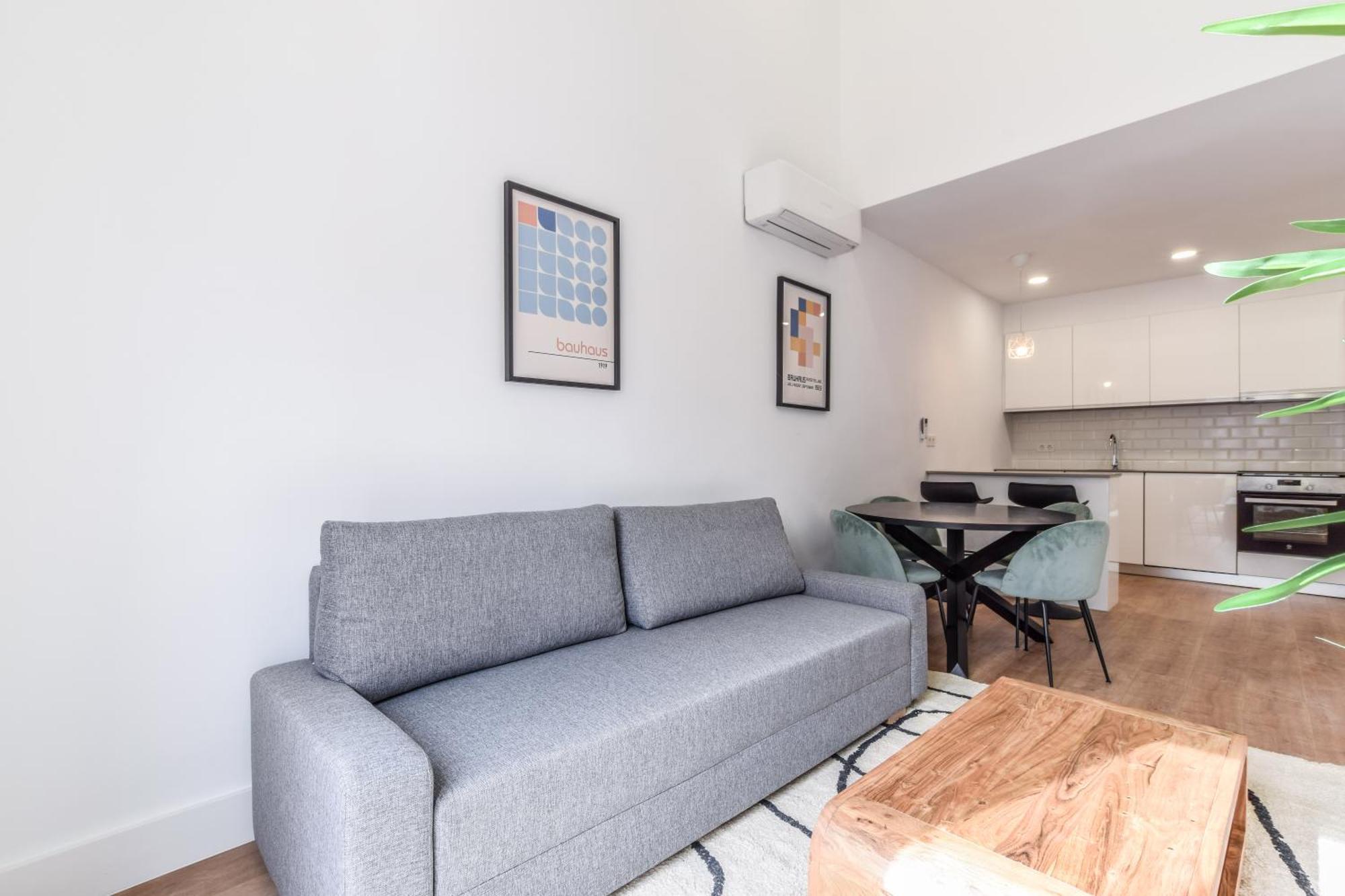 Apartamentos Reformados En Metro Pacifico Alquiler Temporal Madrid Esterno foto