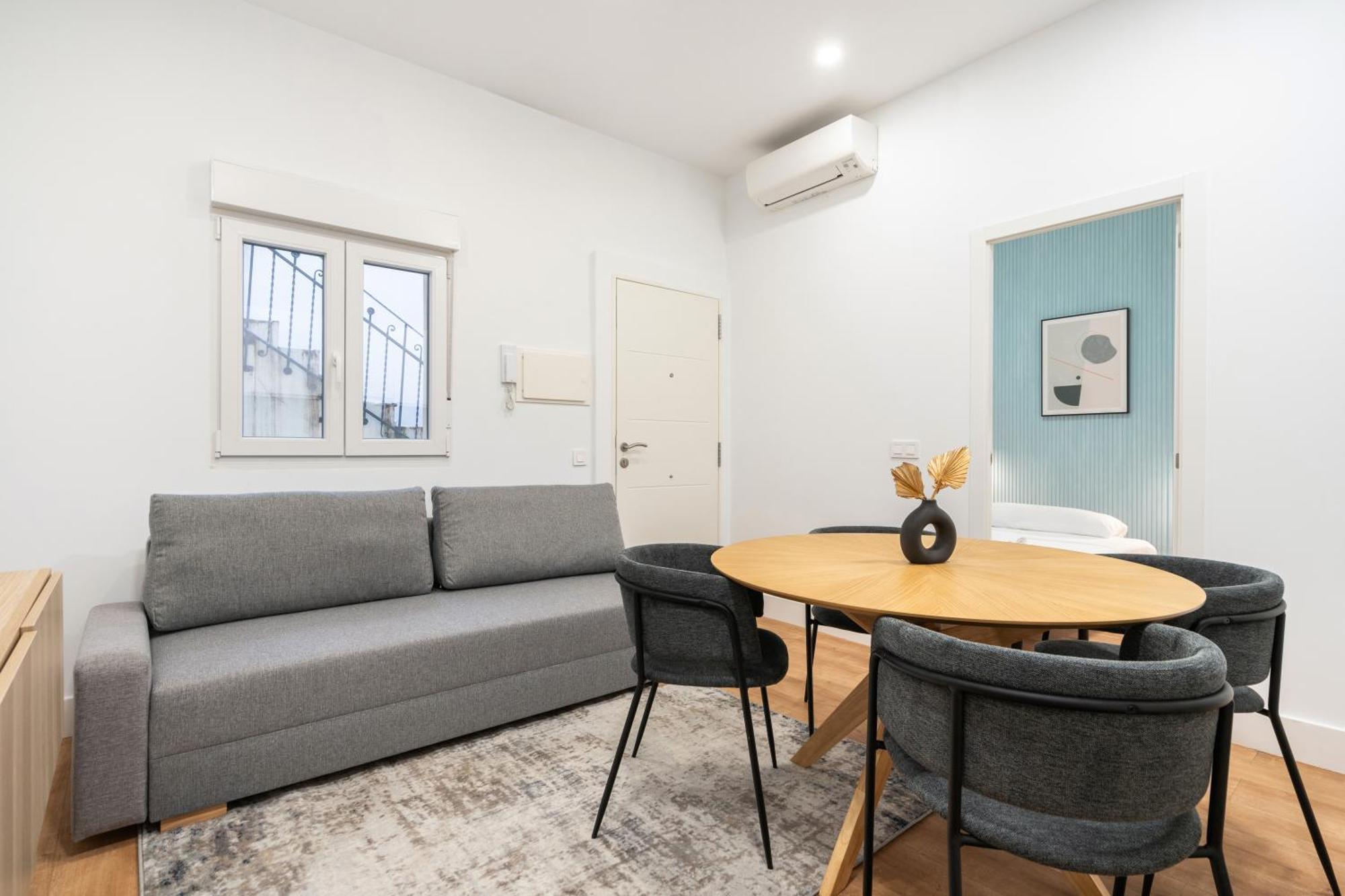Apartamentos Reformados En Metro Pacifico Alquiler Temporal Madrid Esterno foto