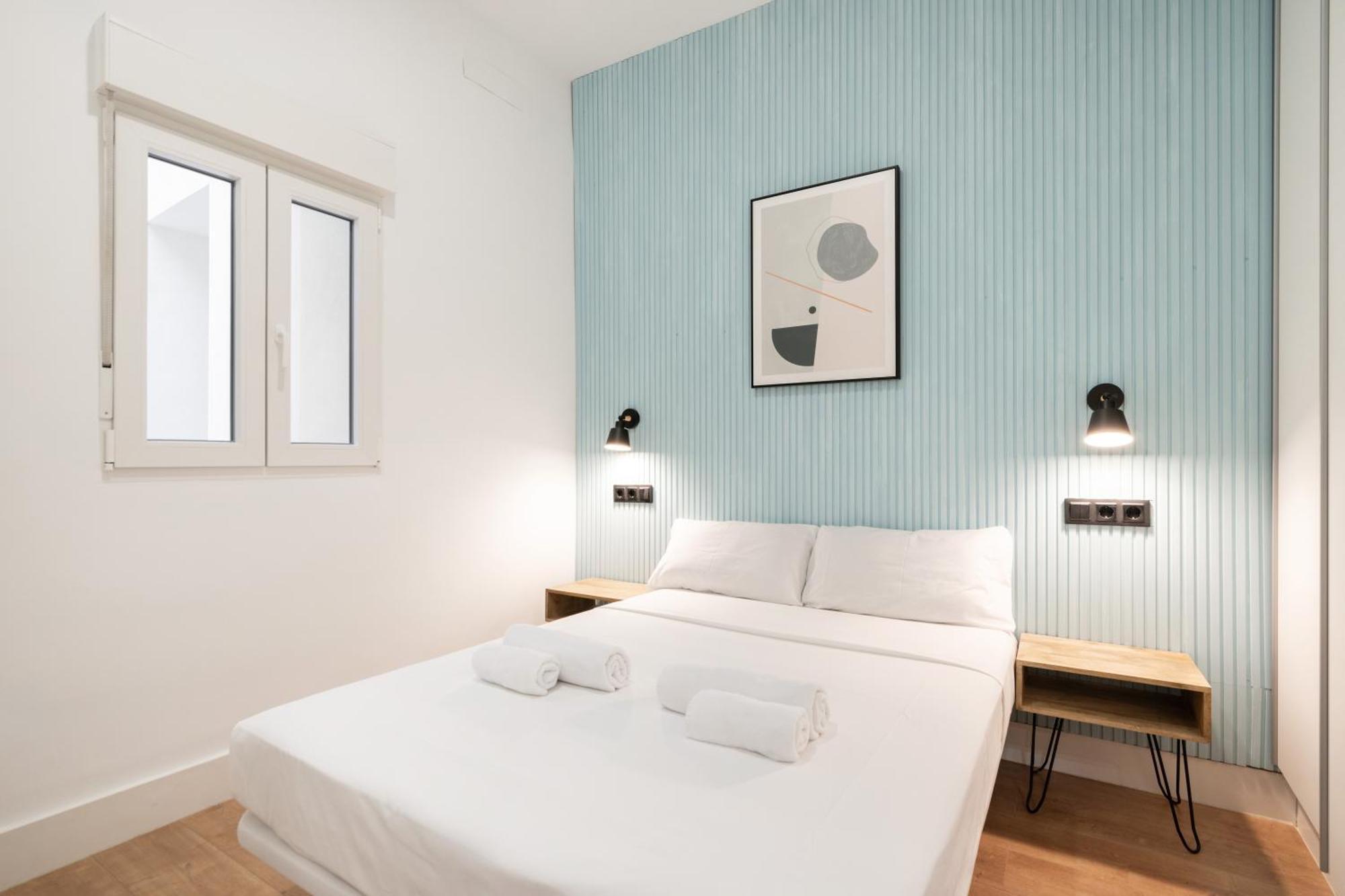 Apartamentos Reformados En Metro Pacifico Alquiler Temporal Madrid Esterno foto