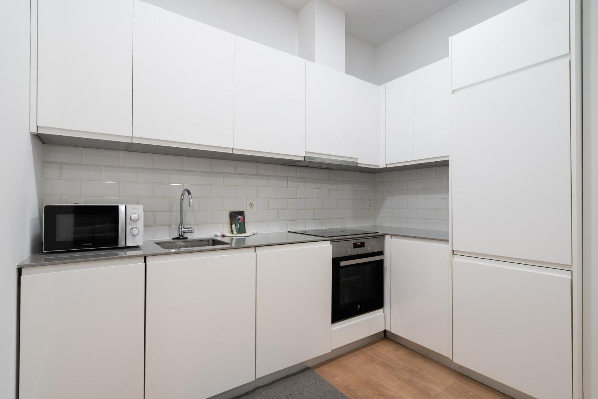Apartamentos Reformados En Metro Pacifico Alquiler Temporal Madrid Esterno foto