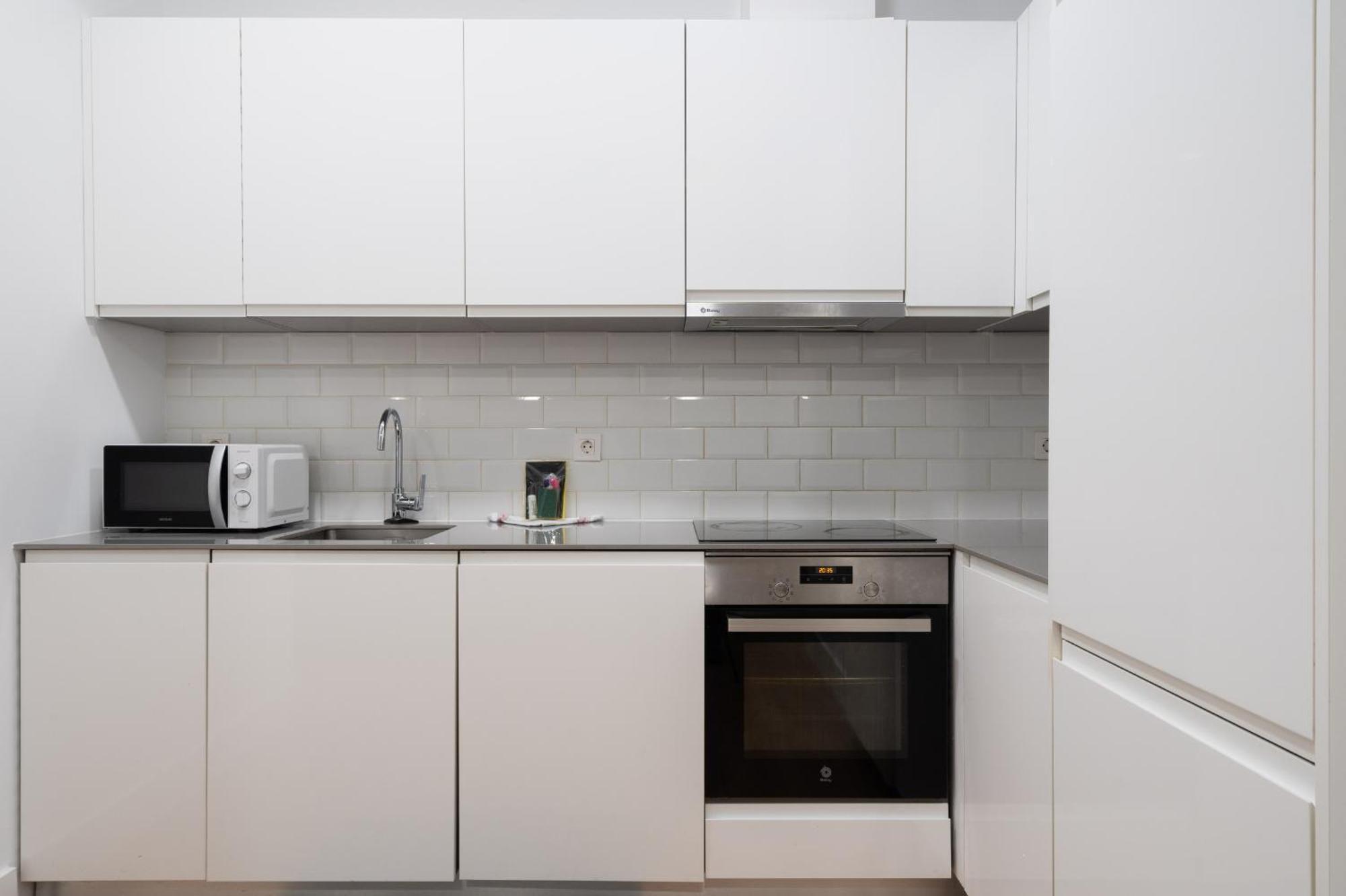 Apartamentos Reformados En Metro Pacifico Alquiler Temporal Madrid Esterno foto
