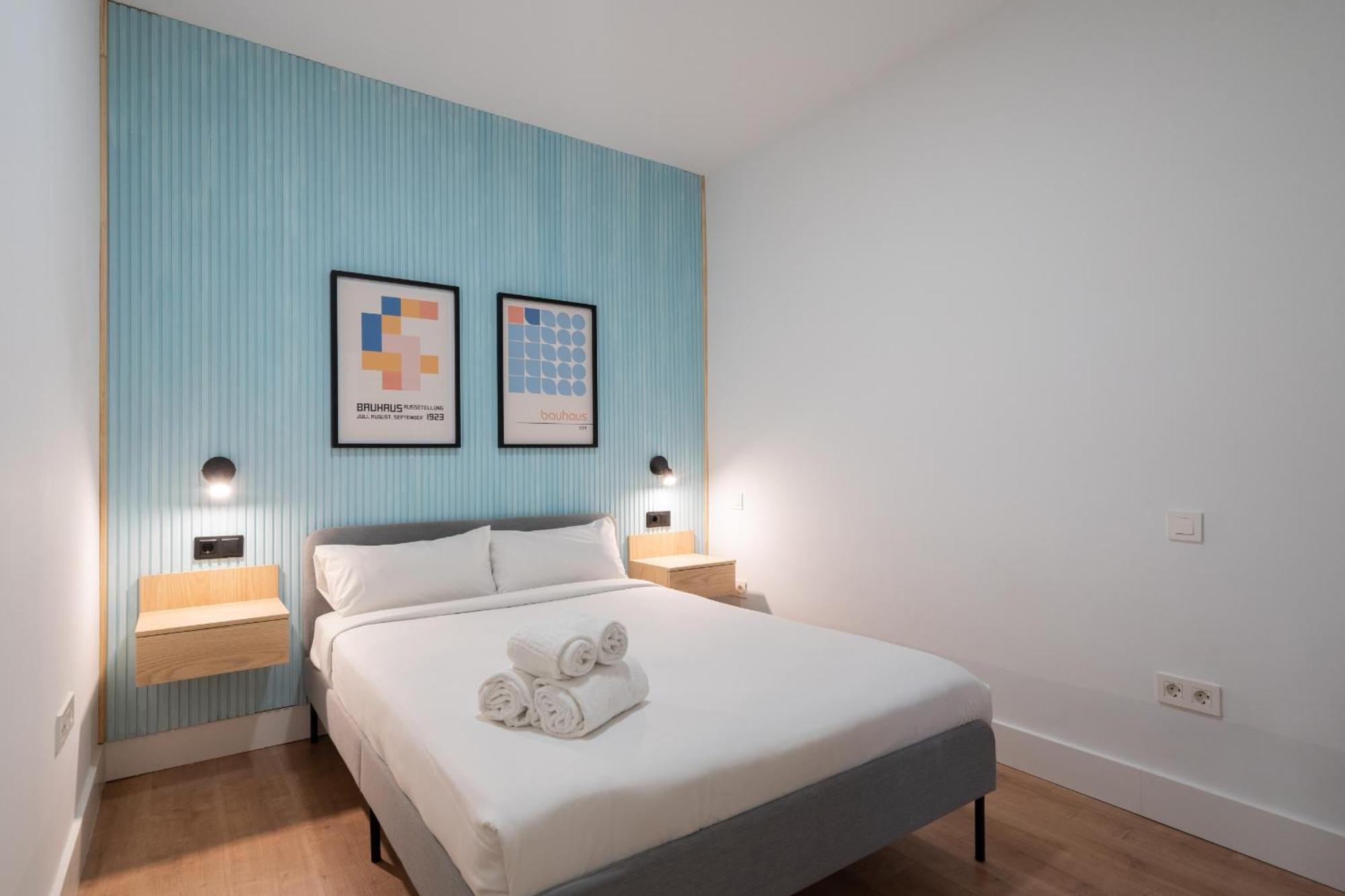 Apartamentos Reformados En Metro Pacifico Alquiler Temporal Madrid Esterno foto