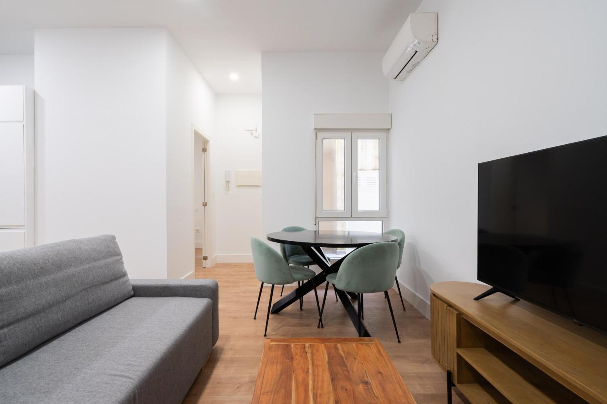 Apartamentos Reformados En Metro Pacifico Alquiler Temporal Madrid Esterno foto