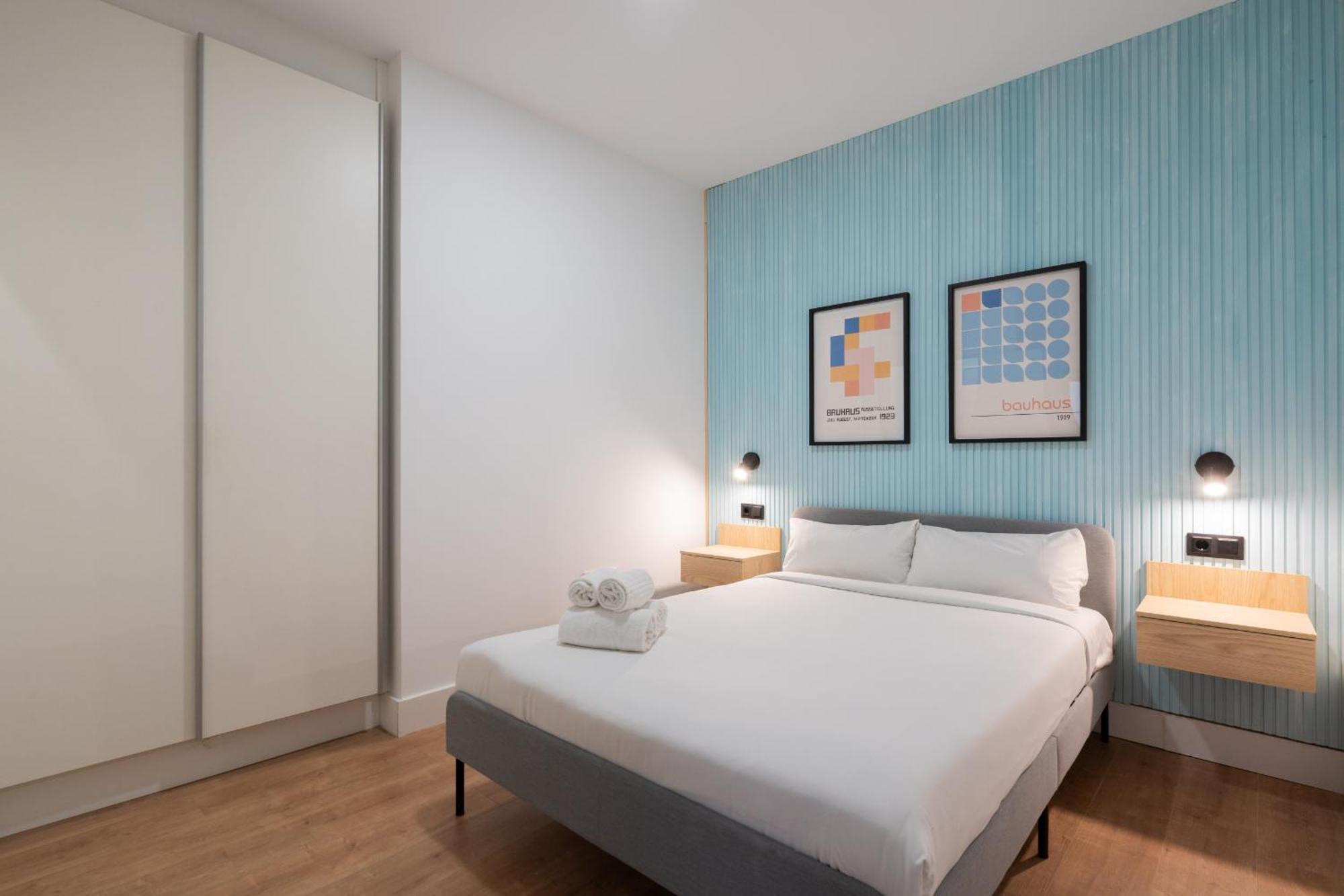 Apartamentos Reformados En Metro Pacifico Alquiler Temporal Madrid Esterno foto